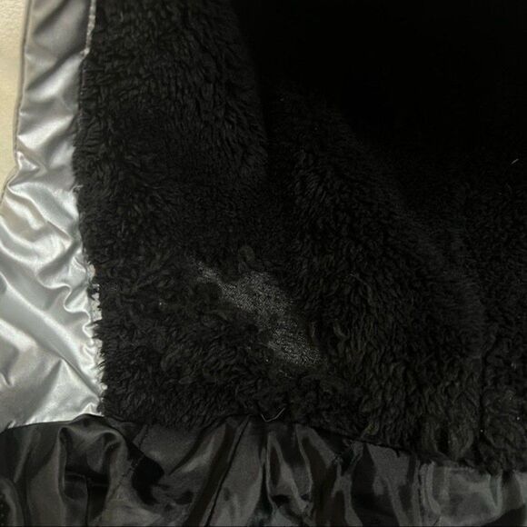 Bebe Sport Y2K Silver Insulated Jacket Size Medium - Picture 14 of 16